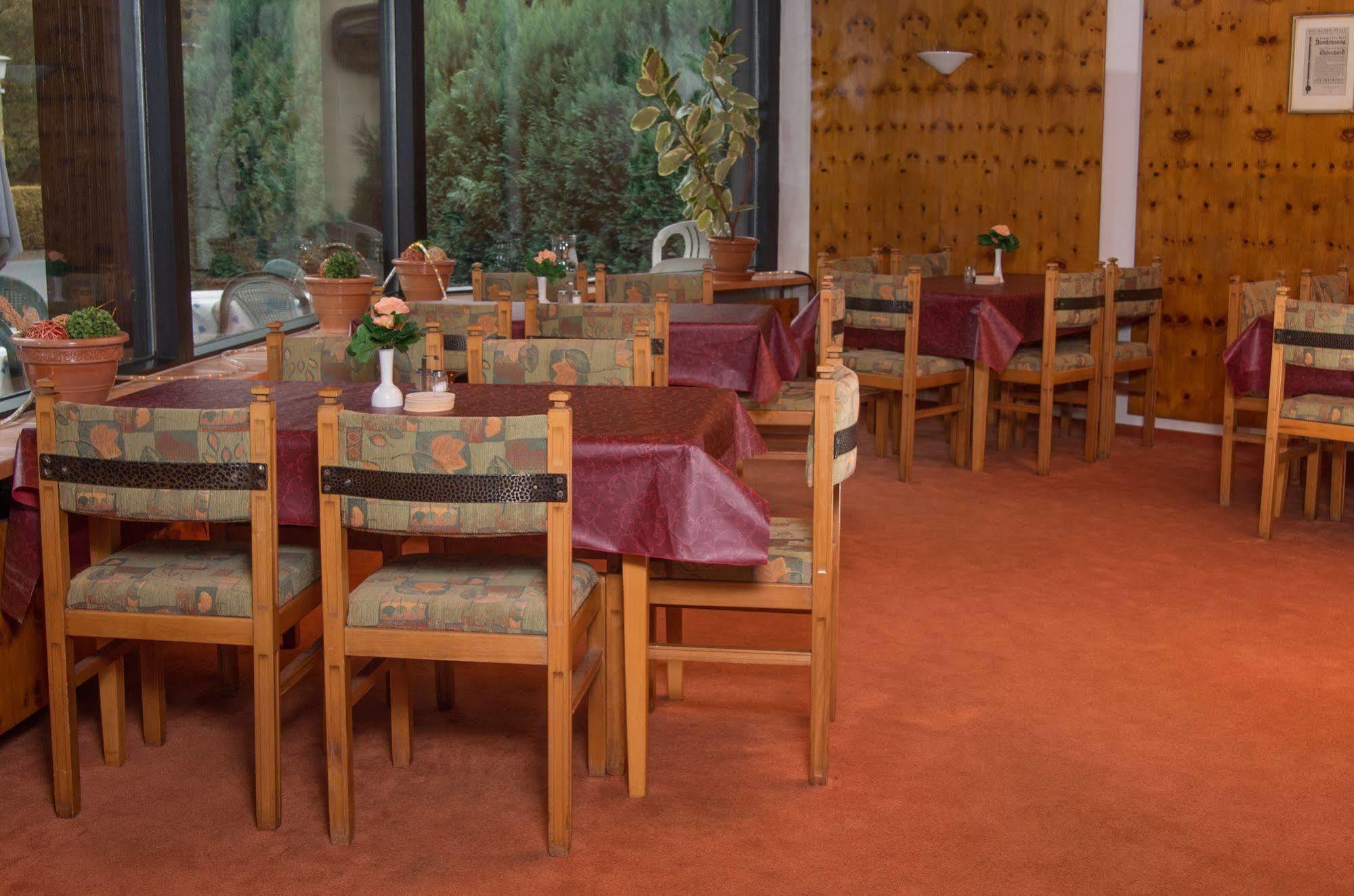 Landhotel Westerwald Ehlscheid Экстерьер фото